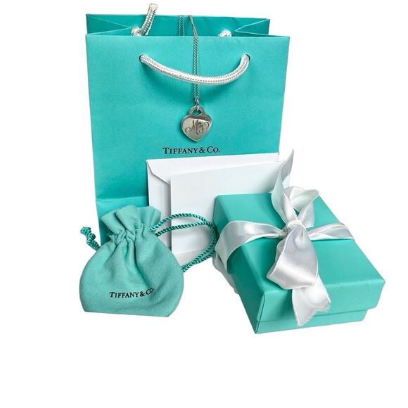 Tiffany & Co. Sterling Silver "Mom" Heart Pendant Necklace - 20” chain - Picture 10 of 13